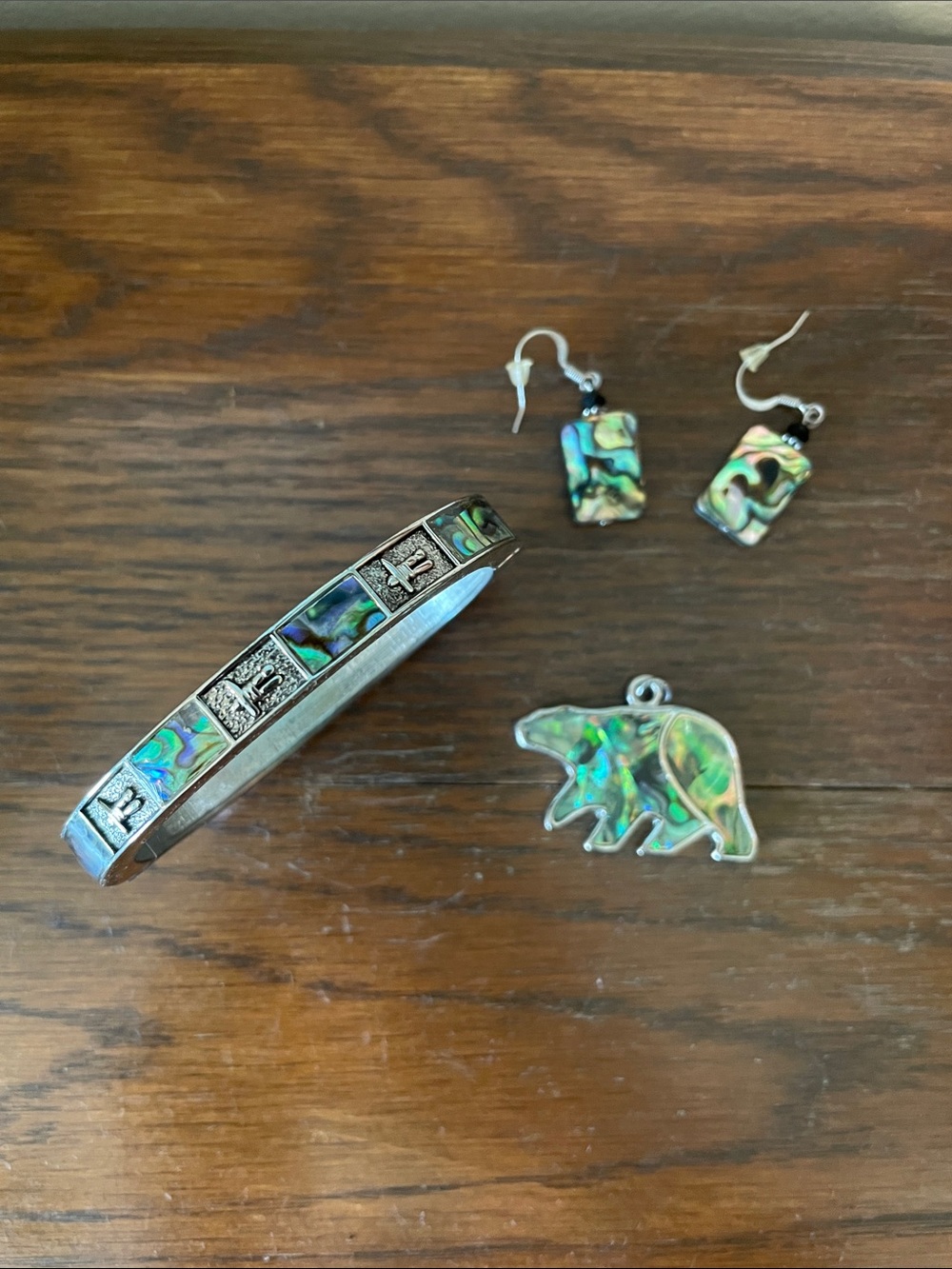 Beautiful abalone shell jewelry lot earrings bangle pendant inukshuk polar bear